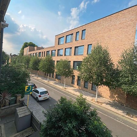Double Bedroom In Clapham ลอนดอน ภายนอก รูปภาพ